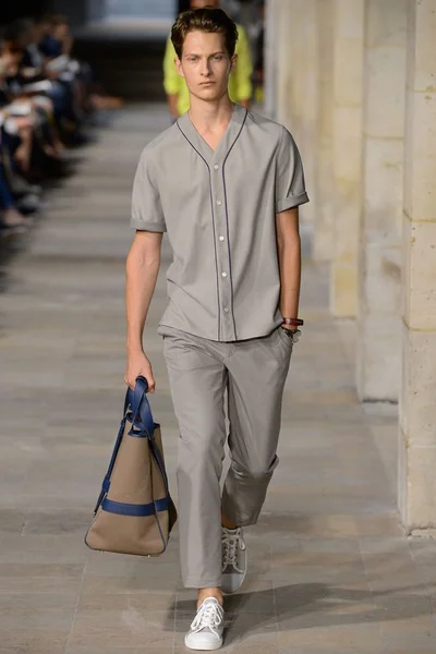 Look 12
